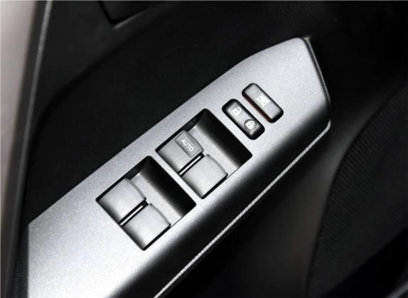 RAV4荣放 2016款 2.0L CVT两驱风尚版 国V 车厢座椅   门窗控制