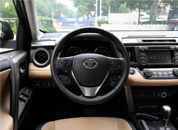RAV4荣放 2016款 2.5L 自动四驱尊贵版 中控类   驾驶位