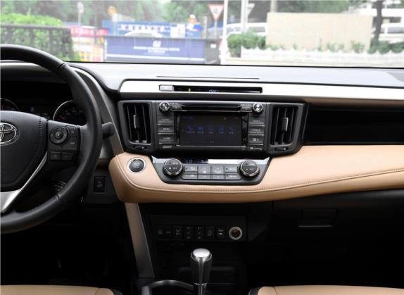 RAV4荣放 2016款 2.5L 自动四驱尊贵版 中控类   中控台