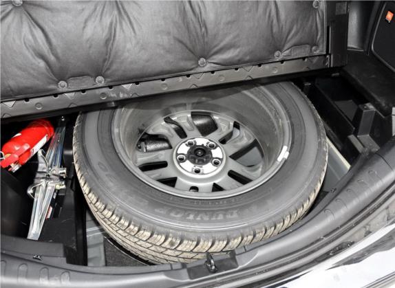 RAV4荣放 2016款 2.5L 自动四驱尊贵版 其他细节类   备胎