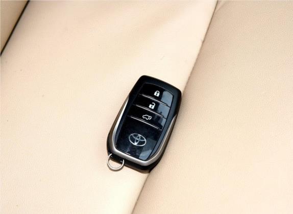 RAV4荣放 2016款 2.5L 自动四驱尊贵版 其他细节类   钥匙