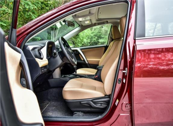 RAV4荣放 2016款 2.0L CVT两驱舒适版 国V 车厢座椅   前排空间