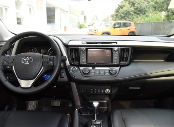 RAV4荣放 2016款 2.0L CVT两驱智尚版 国V 中控类   中控台