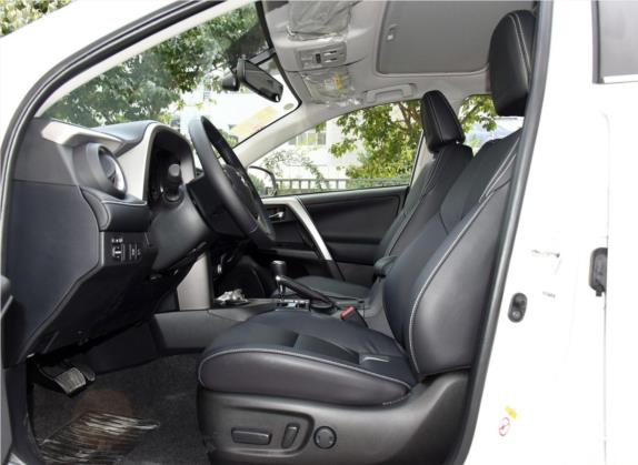 RAV4荣放 2016款 2.0L CVT两驱智尚版 国V 车厢座椅   前排空间