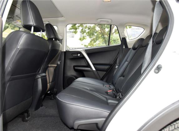 RAV4荣放 2016款 2.0L CVT两驱智尚版 国V 车厢座椅   后排空间
