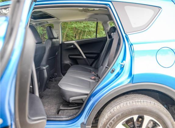 RAV4荣放 2016款 2.0L CVT四驱新锐版 国V 车厢座椅   后排空间