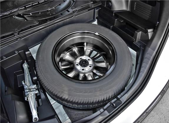 RAV4荣放 2018款 2.0L CVT两驱风尚X版 其他细节类   备胎