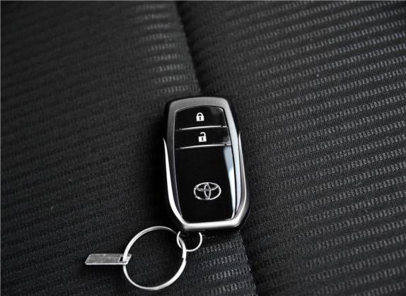 RAV4荣放 2018款 2.0L CVT两驱风尚X版 其他细节类   钥匙