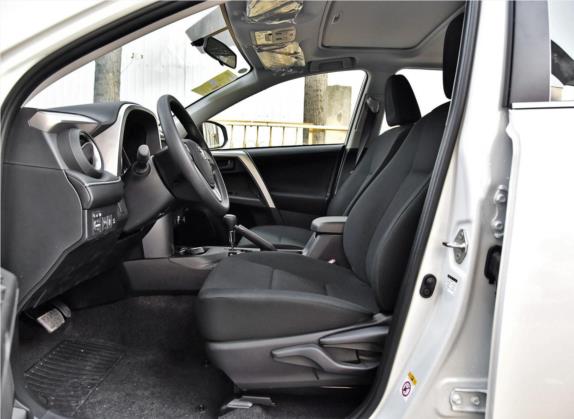 RAV4荣放 2018款 2.0L CVT两驱风尚X版 车厢座椅   前排空间