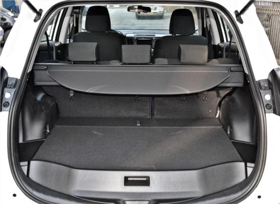 RAV4荣放 2018款 2.0L CVT两驱风尚X版 车厢座椅   后备厢
