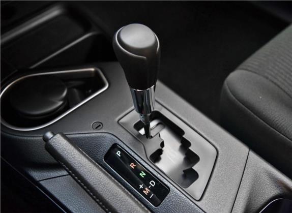RAV4荣放 2018款 2.0L CVT两驱风尚X版 中控类   挡把