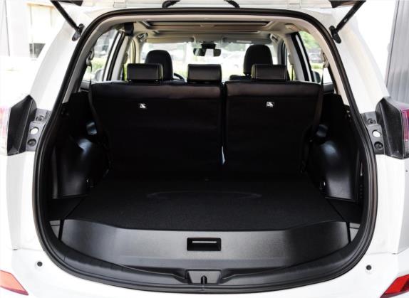 RAV4荣放 2018款 2.5L 自动四驱精英i版 车厢座椅   后备厢