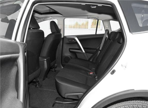 RAV4荣放 2019款 2.0L CVT两驱先锋版 国V 车厢座椅   后排空间