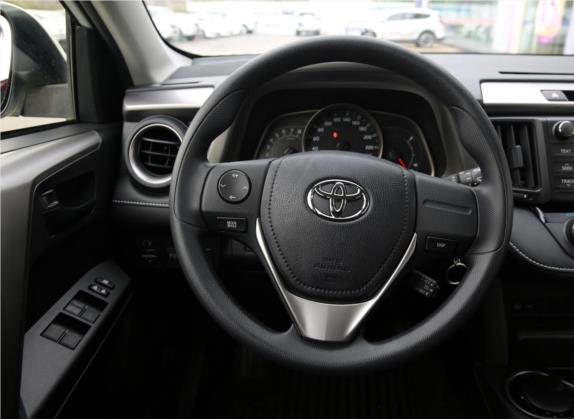 RAV4荣放 2019款 2.0L CVT两驱先锋版 国VI 中控类   驾驶位