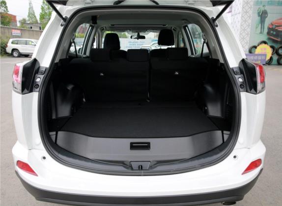 RAV4荣放 2019款 2.0L CVT两驱先锋版 国VI 车厢座椅   后备厢