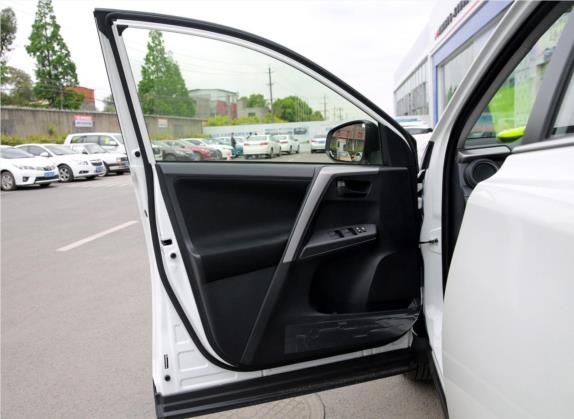 RAV4荣放 2019款 2.0L CVT两驱先锋版 国VI 车厢座椅   前门板