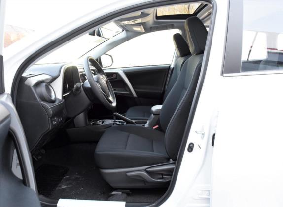 RAV4荣放 2019款 2.0L CVT两驱风尚X限量版 国VI 车厢座椅   前排空间