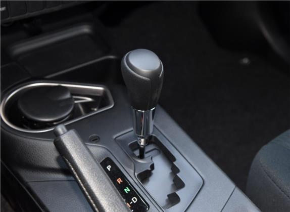 RAV4荣放 2019款 2.0L CVT两驱风尚X限量版 国VI 中控类   挡把
