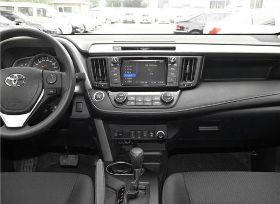 RAV4荣放 2019款 2.0L CVT两驱舒适版 国VI 中控类   中控台