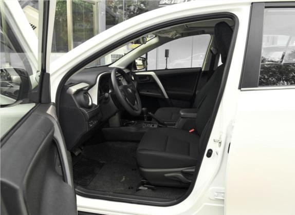 RAV4荣放 2019款 2.0L CVT两驱舒适版 国VI 车厢座椅   前排空间
