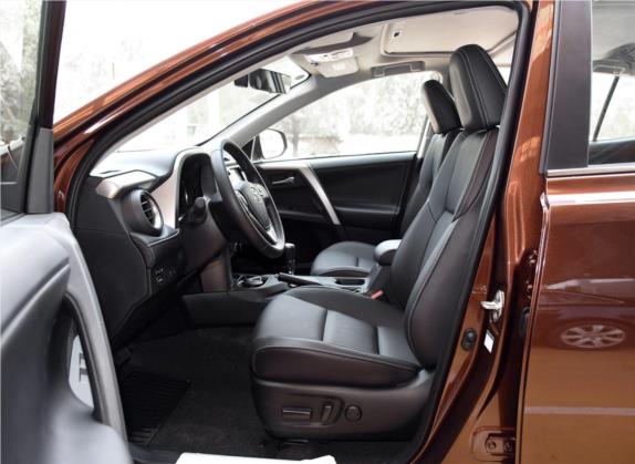 RAV4荣放 2019款 2.0L CVT两驱智尚版 国VI 车厢座椅   前排空间