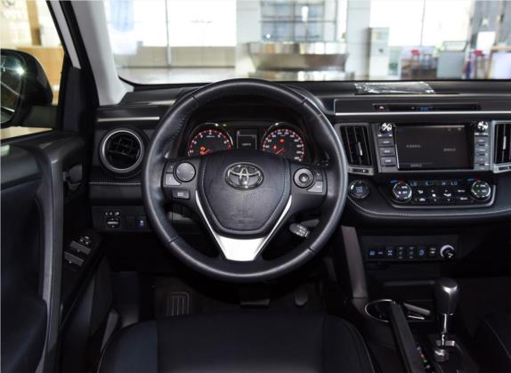 RAV4荣放 2019款 2.0L CVT四驱新锐版 国VI 中控类   驾驶位