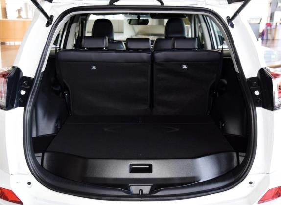 RAV4荣放 2019款 2.0L CVT四驱新锐版 国VI 车厢座椅   后备厢