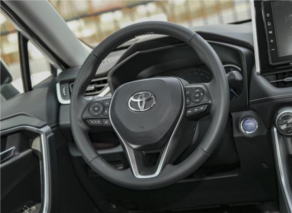 RAV4荣放 2020款 双擎 2.5L E-CVT四驱旗舰版 中控类   驾驶位