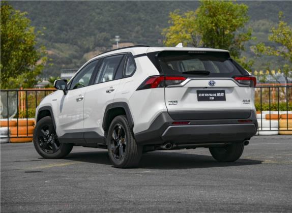 RAV4荣放 2020款 双擎 2.5L E-CVT四驱旗舰版 外观   斜后
