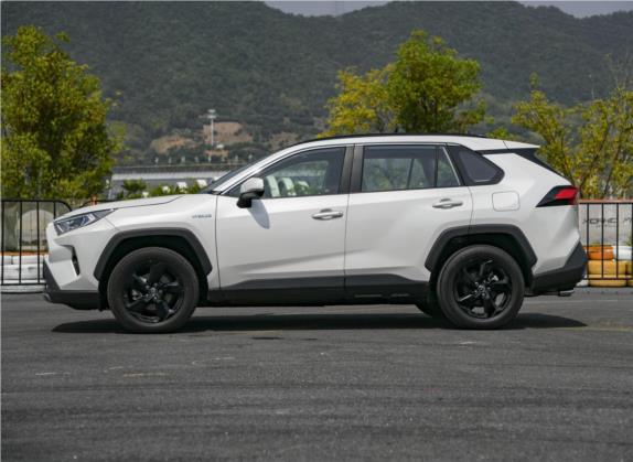 RAV4荣放 2020款 双擎 2.5L E-CVT四驱旗舰版 外观   正侧
