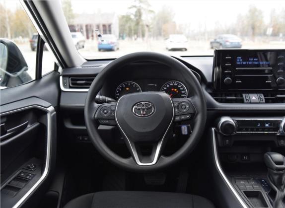 RAV4荣放 2020款 2.0L CVT两驱都市版 中控类   驾驶位