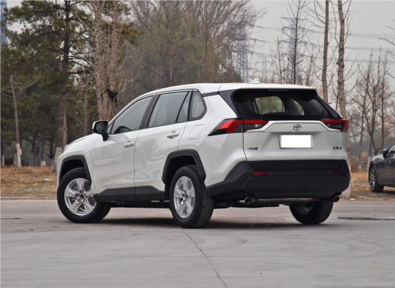 RAV4荣放 2020款 2.0L CVT两驱都市版 外观   斜后