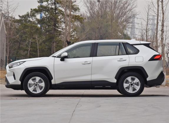 RAV4荣放 2020款 2.0L CVT两驱都市版 外观   正侧