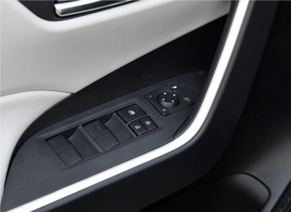 RAV4荣放 2020款 2.0L CVT四驱风尚版 车厢座椅   门窗控制