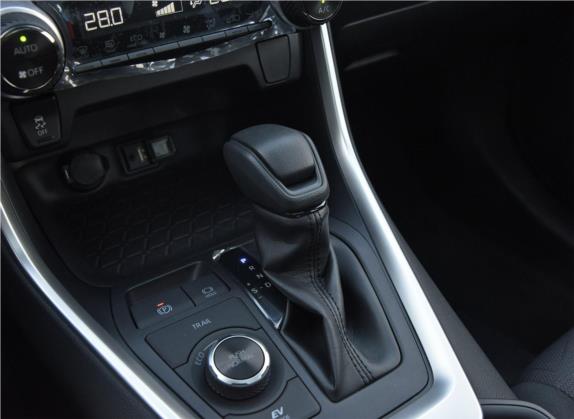 RAV4荣放 2020款 双擎  2.5L E-CVT四驱精英版 中控类   挡把