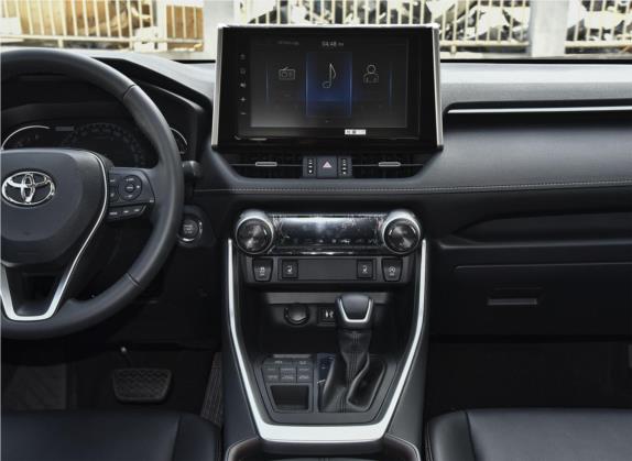 RAV4荣放 2020款 2.0L CVT四驱风尚PLUS版 中控类   中控台