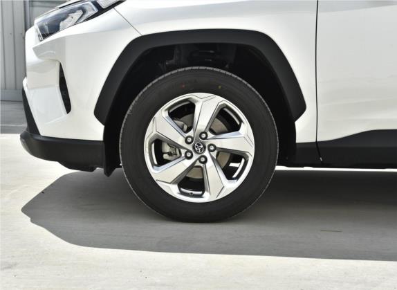 RAV4荣放 2020款 2.0L CVT四驱风尚PLUS版 其他细节类   前轮