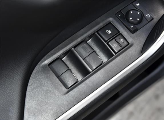 RAV4荣放 2020款 2.0L CVT四驱风尚PLUS版 车厢座椅   门窗控制