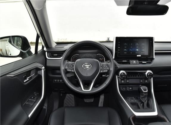 RAV4荣放 2020款 2.0L CVT两驱风尚PLUS版 中控类   驾驶位