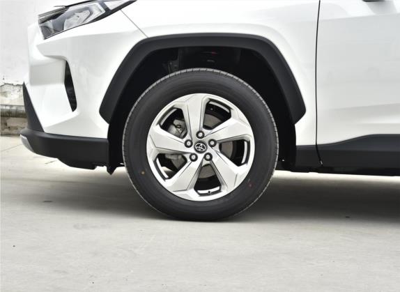 RAV4荣放 2020款 2.0L CVT两驱风尚PLUS版 其他细节类   前轮
