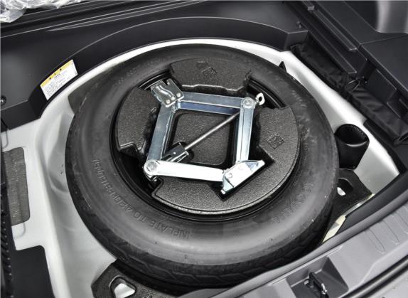 RAV4荣放 2020款 2.0L CVT两驱风尚PLUS版 其他细节类   备胎
