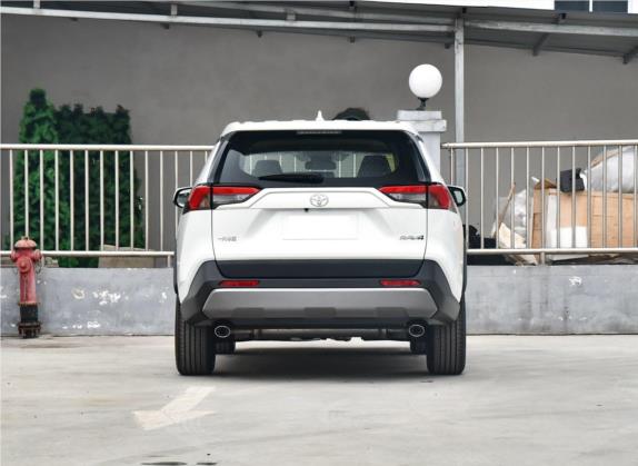 RAV4荣放 2020款 2.0L CVT两驱风尚PLUS版 外观   正后