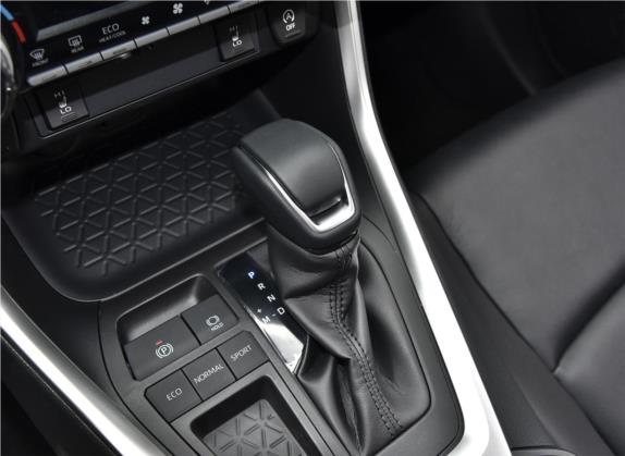 RAV4荣放 2020款 2.0L CVT两驱风尚PLUS版 中控类   挡把