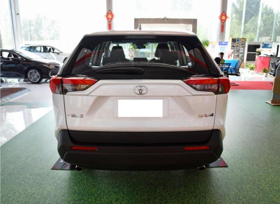 RAV4荣放 2021款 2.0L CVT两驱都市版 外观   正后