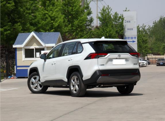 RAV4荣放 2021款 2.0L CVT两驱风尚版 外观   斜后