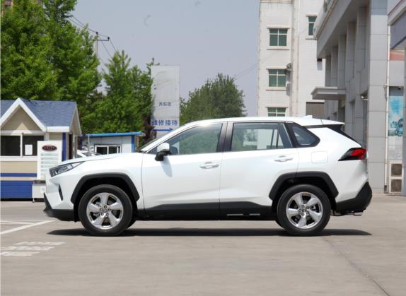 RAV4荣放 2021款 2.0L CVT两驱风尚版 外观   正侧