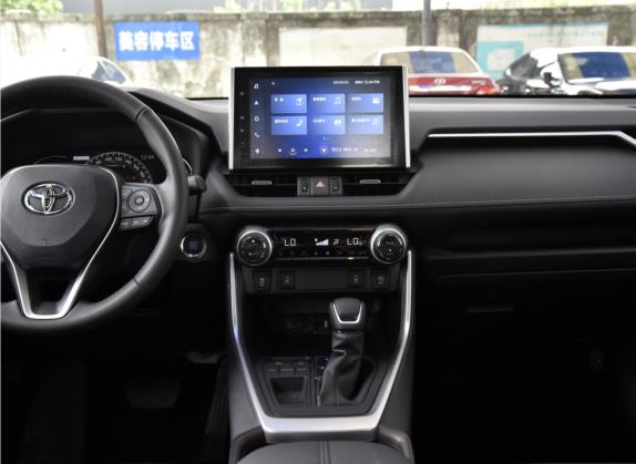 RAV4荣放 2021款 2.0L CVT两驱风尚PLUS版 中控类   中控台