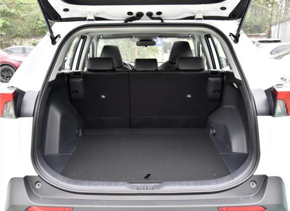 RAV4荣放 2021款 2.0L CVT两驱风尚PLUS版 车厢座椅   后备厢