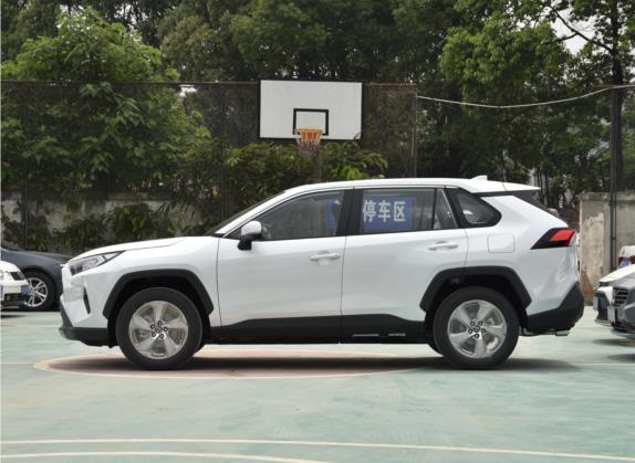 RAV4荣放 2021款 2.0L CVT两驱风尚PLUS版 外观   正侧