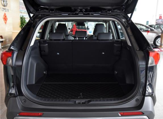 RAV4荣放 2021款 2.0L CVT四驱风尚PLUS版 车厢座椅   后备厢